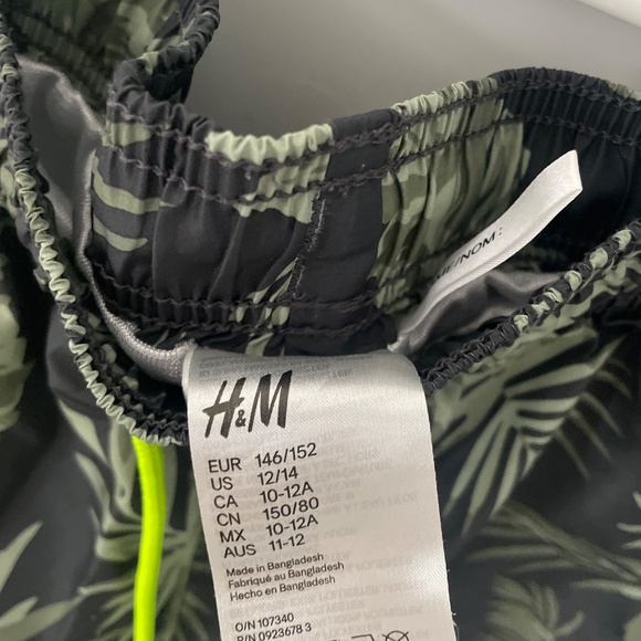 swim trunks - Picture 2 of 2